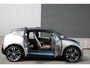 BMW i3 S 184pk Executive 120Ah 42 kWh/*Kashmir silver*/Lodge/Sunroof/Carplay/W-pomp/Camera/3-fase