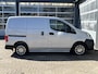 Nissan NV200 1.5 dCi Airco Cruise controle Trekhaak 1100kg trekgewicht Achterruitrij camera Parrot 2-Persoons Stuurwielbediening Elektrische ramen Euro 5