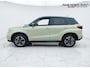 Suzuki Vitara 1.5 Hybrid Style Automaat Panoramadak uit 2023 Rijklaar + Fabrieksgarantie Henk Jongen Auto's in Helmond, al 50 jaar service zoals 't hoort!