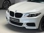 BMW 2-Serie Coupé M240i xDrive Executive - SCHUIFDAK - M PERFORMANCE UITLAAT - HARMAN KARDON