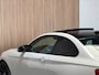 BMW 2-Serie Coupé M240i xDrive Executive - SCHUIFDAK - M PERFORMANCE UITLAAT - HARMAN KARDON