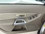 Volvo XC90 2.5 T Momentum 7p. | Youngtimer | Clima | Cruise | Trekhaak | Stoelverw. | Parkeersens. | NAP