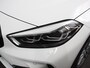 BMW 1-Serie 118i M-Sport Automaat Digitale Cockpit Climate control Stoel verwarming LED Sfeer verlichting Lichtmetalen velgen Navigatie Apple carplay/ Android auto Parkeersensoren