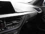 BMW 1-Serie 118i M-Sport Automaat Digitale Cockpit Climate control Stoel verwarming LED Sfeer verlichting Lichtmetalen velgen Navigatie Apple carplay/ Android auto Parkeersensoren