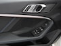 BMW 1-Serie 118i M-Sport Automaat Digitale Cockpit Climate control Stoel verwarming LED Sfeer verlichting Lichtmetalen velgen Navigatie Apple carplay/ Android auto Parkeersensoren