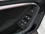 BMW 1-Serie 118i M-Sport Automaat Digitale Cockpit Climate control Stoel verwarming LED Sfeer verlichting Lichtmetalen velgen Navigatie Apple carplay/ Android auto Parkeersensoren