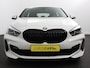 BMW 1-Serie 118i M-Sport Automaat Digitale Cockpit Climate control Stoel verwarming LED Sfeer verlichting Lichtmetalen velgen Navigatie Apple carplay/ Android auto Parkeersensoren