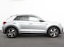 Volkswagen T-Roc 1.5 TSI 150pk Automaat R-Line Digitale Cockpit Climate Control Camera Navigatie Apple Carplay/Android Auto Lichtmetalen Velgen Parkeer sensoren Dab Led Adaptive Cruise Control