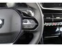 Peugeot 2008 1.2 130PK AUTOMAAT ALLURE | NAVIGATIE | DRAADLOZE APPLE CARPLAY/ANDROID AUTO | STOEL VERWARMING | DODEHOEK BEWAKING | LED KOPLAMPEN | 3-D INSTRUMENTENPANEEL | DAB+ RADIO | 360° CAMERA | KEYLESS ENTRY/START | ADAPTIVE CRUISE CONTROL |