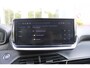 Peugeot 2008 1.2 130PK AUTOMAAT ALLURE | NAVIGATIE | DRAADLOZE APPLE CARPLAY/ANDROID AUTO | STOEL VERWARMING | DODEHOEK BEWAKING | LED KOPLAMPEN | 3-D INSTRUMENTENPANEEL | DAB+ RADIO | 360° CAMERA | KEYLESS ENTRY/START | ADAPTIVE CRUISE CONTROL |