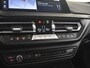 BMW 1-Serie 118i AUTO | Half lederen bekleding | Achteruitrijcamera | Cruise control | Navigatie | Stoelverwarming | 17" LMV