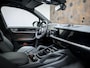 Porsche Cayenne 3.0 E-Hybrid Black Edition | SportDesign | Trekhaak | Achterasbest. | Sportuitlaat | HUD | Bijrijdersdisplay |