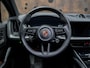 Porsche Cayenne 3.0 E-Hybrid Black Edition | SportDesign | Trekhaak | Achterasbest. | Sportuitlaat | HUD | Bijrijdersdisplay |