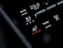 Porsche Cayenne 3.0 E-Hybrid Black Edition | SportDesign | Trekhaak | Achterasbest. | Sportuitlaat | HUD | Bijrijdersdisplay |