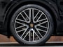 Porsche Cayenne 3.0 E-Hybrid Black Edition | SportDesign | Trekhaak | Achterasbest. | Sportuitlaat | HUD | Bijrijdersdisplay |
