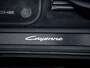 Porsche Cayenne 3.0 E-Hybrid Black Edition | SportDesign | Trekhaak | Achterasbest. | Sportuitlaat | HUD | Bijrijdersdisplay |
