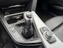 BMW 3-Serie Touring 320d Upgrade Edition | Navigatie | Lederen Bekleding | Airco | Lichtmetalen Velgen |