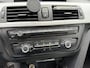 BMW 3-Serie Touring 320d Upgrade Edition | Navigatie | Lederen Bekleding | Airco | Lichtmetalen Velgen |