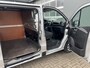 Renault Trafic 2.0 dCi 120pk L2H1 Airco Cruise control Trekhaak 2000kg trekgewicht Parkeersensoren achter 3-Persoons Bluetooth telefoonverbinding 1e eigenaar Euro 6