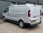 Renault Trafic 2.0 dCi 120pk L2H1 Airco Cruise control Trekhaak 2000kg trekgewicht Parkeersensoren achter 3-Persoons Bluetooth telefoonverbinding 1e eigenaar Euro 6