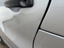 Renault Trafic 2.0 dCi 120pk L2H1 Airco Cruise control Trekhaak 2000kg trekgewicht Parkeersensoren achter 3-Persoons Bluetooth telefoonverbinding 1e eigenaar Euro 6