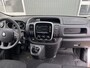 Renault Trafic 2.0 dCi 120pk L2H1 Airco Cruise control Trekhaak 2000kg trekgewicht Parkeersensoren achter 3-Persoons Bluetooth telefoonverbinding 1e eigenaar Euro 6