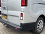 Renault Trafic 2.0 dCi 120pk L2H1 Airco Cruise control Trekhaak 2000kg trekgewicht Parkeersensoren achter 3-Persoons Bluetooth telefoonverbinding 1e eigenaar Euro 6