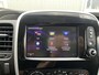 Renault Trafic 2.0 dCi 120pk L2H1 Airco Cruise control Trekhaak 2000kg trekgewicht Parkeersensoren achter 3-Persoons Bluetooth telefoonverbinding 1e eigenaar Euro 6