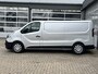 Renault Trafic 2.0 dCi 120pk L2H1 Airco Cruise control Trekhaak 2000kg trekgewicht Parkeersensoren achter 3-Persoons Bluetooth telefoonverbinding 1e eigenaar Euro 6