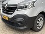 Renault Trafic 2.0 dCi 120pk L2H1 Airco Cruise control Trekhaak 2000kg trekgewicht Parkeersensoren achter 3-Persoons Bluetooth telefoonverbinding 1e eigenaar Euro 6