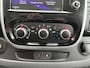 Renault Trafic 2.0 dCi 120pk L2H1 Airco Cruise control Trekhaak 2000kg trekgewicht Parkeersensoren achter 3-Persoons Bluetooth telefoonverbinding 1e eigenaar Euro 6
