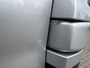 Renault Trafic 2.0 dCi 120pk L2H1 Airco Cruise control Trekhaak 2000kg trekgewicht Parkeersensoren achter 3-Persoons Bluetooth telefoonverbinding 1e eigenaar Euro 6