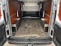 Renault Trafic 2.0 dCi 120pk L2H1 Airco Cruise control Trekhaak 2000kg trekgewicht Parkeersensoren achter 3-Persoons Bluetooth telefoonverbinding 1e eigenaar Euro 6