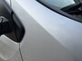 Renault Trafic 2.0 dCi 120pk L2H1 Airco Cruise control Trekhaak 2000kg trekgewicht Parkeersensoren achter 3-Persoons Bluetooth telefoonverbinding 1e eigenaar Euro 6