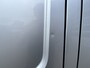 Renault Trafic 2.0 dCi 120pk L2H1 Airco Cruise control Trekhaak 2000kg trekgewicht Parkeersensoren achter 3-Persoons Bluetooth telefoonverbinding 1e eigenaar Euro 6