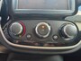 Renault Captur 0.9 TCe Expression met trekhaak en parkeersensoren en navigatie en bluetooth telefoon en airco