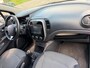 Renault Captur 0.9 TCe Expression met trekhaak en parkeersensoren en navigatie en bluetooth telefoon en airco