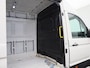 Volkswagen Crafter 35 2.0 TDI L3H3 177PK Automaat | Airco | Multifunctioneel Stuurwiel | Navigatie | Parkeersensoren Voor + Achter | Cruise Control | Achteruitrijcamera | DAB+ | Ergocomfort Bestuurdsstoel |