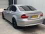 BMW 3-Serie 325i Executive Scherm werkt niet.