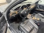 BMW 3-Serie 325i Executive Scherm werkt niet.