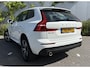 Volvo XC60 2.0 T5 Momentum | Bowers Wilkins Audio | Panoramadak | Head-up Display | 360 Graden Camera | Luchtvering | Sportstoelen | Lederen Bekleding | BLIS | Cruise Control Adaptief | Navigatie | Keyless Entry | Elektrische Achterklep | Parkeerverwarming | Stoelverwarming voor en achter