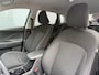 Hyundai Kona Electric Pure Edition 64.8 kWh / Stuur & Stoelverwarming / Navigatie / Achteruitrijcamera / Apple CarPlay & Android Auto / Parkeersensoren V + A /