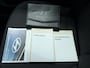 Hyundai Kona Electric Pure Edition 64.8 kWh / Stuur & Stoelverwarming / Navigatie / Achteruitrijcamera / Apple CarPlay & Android Auto / Parkeersensoren V + A /