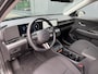 Hyundai Kona Electric Pure Edition 64.8 kWh / Stuur & Stoelverwarming / Navigatie / Achteruitrijcamera / Apple CarPlay & Android Auto / Parkeersensoren V + A /