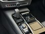 Volvo V90 2.0 T6 340pk AWD Recharge | Panoramadak | 360 camera | Adaptieve cruise | Trekhaak wegklapbaar | Apple CarPlay | Lederen bekleding | Elektrische achterklep | Virtueel cockpit | Dodehoekdetectie | Stoel&stuurverwarming | Harman&kardon audio | Full-LED | DAB | Head up display | Keyless | Volledig dealeronderhouden