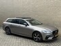 Volvo V90 2.0 T6 340pk AWD Recharge | Panoramadak | 360 camera | Adaptieve cruise | Trekhaak wegklapbaar | Apple CarPlay | Lederen bekleding | Elektrische achterklep | Virtueel cockpit | Dodehoekdetectie | Stoel&stuurverwarming | Harman&kardon audio | Full-LED | DAB | Head up display | Keyless | Volledig dealeronderhouden