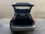 Volvo V90 2.0 T6 340pk AWD Recharge | Panoramadak | 360 camera | Adaptieve cruise | Trekhaak wegklapbaar | Apple CarPlay | Lederen bekleding | Elektrische achterklep | Virtueel cockpit | Dodehoekdetectie | Stoel&stuurverwarming | Harman&kardon audio | Full-LED | DAB | Head up display | Keyless | Volledig dealeronderhouden