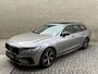 Volvo V90 2.0 T6 340pk AWD Recharge | Panoramadak | 360 camera | Adaptieve cruise | Trekhaak wegklapbaar | Apple CarPlay | Lederen bekleding | Elektrische achterklep | Virtueel cockpit | Dodehoekdetectie | Stoel&stuurverwarming | Harman&kardon audio | Full-LED | DAB | Head up display | Keyless | Volledig dealeronderhouden
