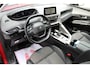 Peugeot 5008 7P 1.2 PureTech Blue Lease Premium | Incl. 12 maanden Garantie Panorama dak | Stoelverwarming | Elektrisch verstelbare stoel met memory | 360* Camera | Apple CarPlay/Android Auto | Keyless entry/start | Adaptieve cruise controle | Elektrische kofferbakklep | Navigatie | Climate controle | LED Koplampen | Half lederen bekleding | Parkeersensoren | Origineel NL Auto | NAP