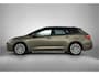 Toyota Corolla Touring Sports 1.8 Hybrid First Edition bi-tone | Parkeersensoren voor+achter met assistent | Achteruitrijcamera | Apple CarPlay/Android auto | Navigatie | DAB | Cruise control adaptive | Climate control |